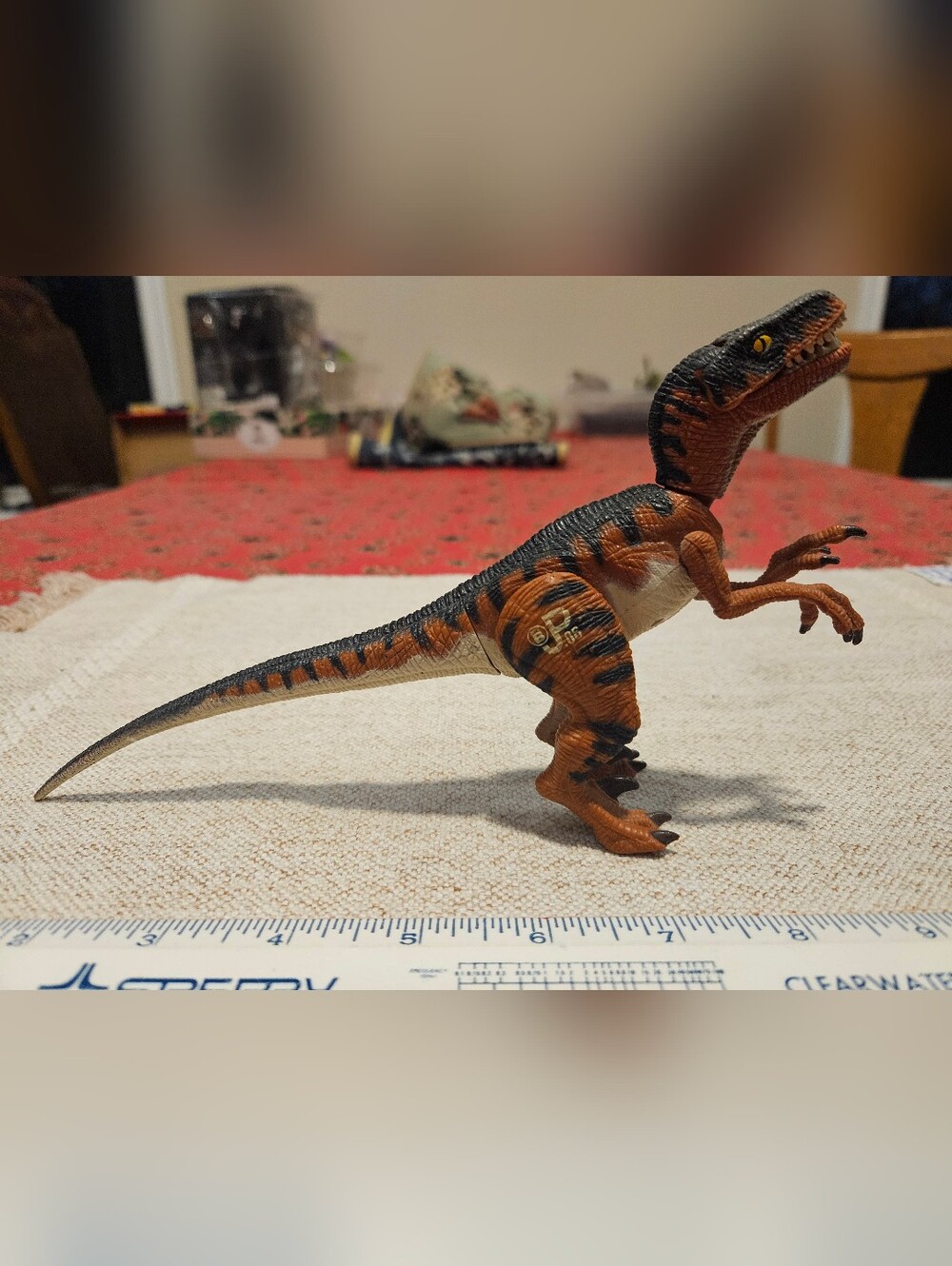 1997 KENNER JURASSIC PARK LOST WORLD VELOCIRAPTOR DINOSAUR FIGURE JP06